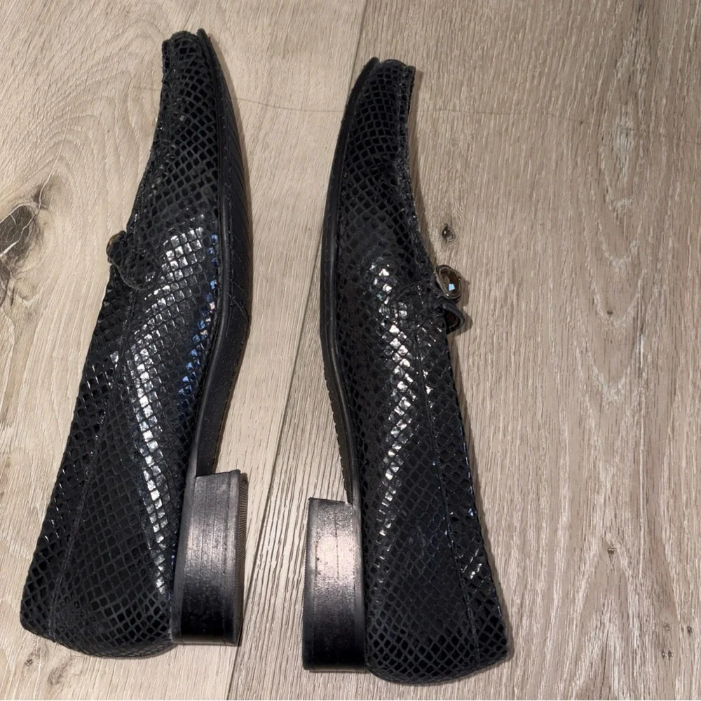 Black Stuart Weitzman Women's 8.5 N Snake Skin Slip-on Loafers W/ Rhinestones - Picture 7 of 14